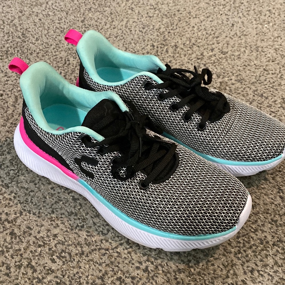 Charly Outdoor Hiking Athletic Tennis Shoes Sneakers Size 7 worn once